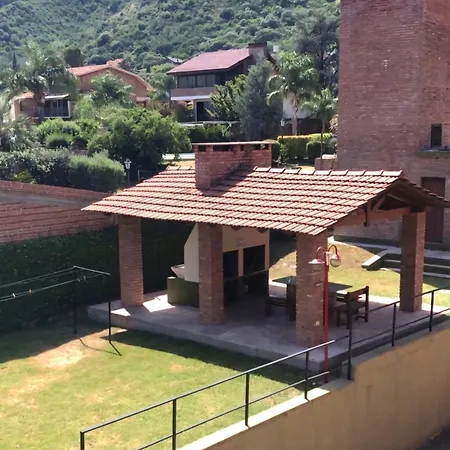 Dpto Para 2 Personas Con Cochera, Excelente Ubicacion! Villa Carlos Paz Exterior photo